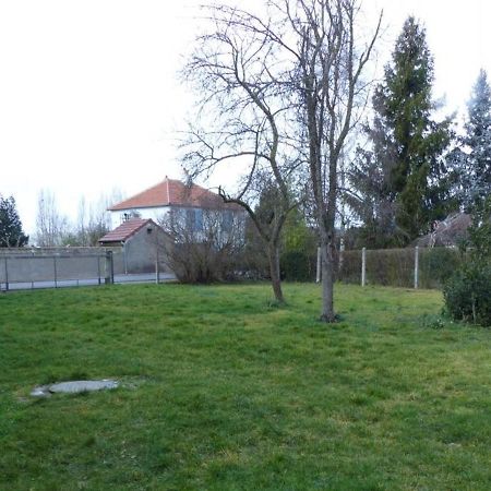 Maison Renovee Avec Cour Privee, Proche De Gannat, 3 Chambres, Animaux Acceptes, Equipements Modernes. - Fr-1-489-37 Poezat Exterior foto